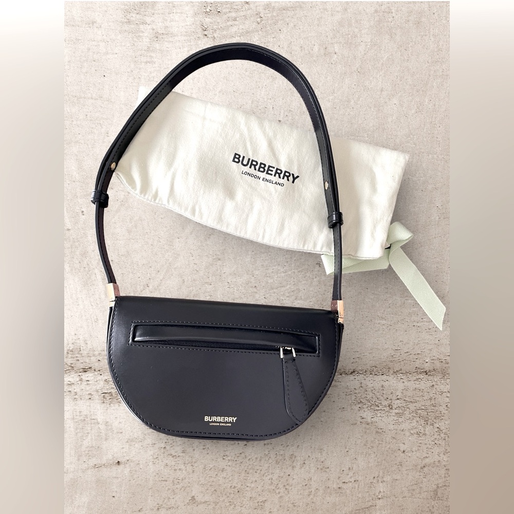 Burberry Olympia leather Bag 1,450$